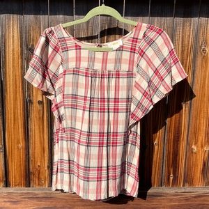 Plaid short sleeved shirt